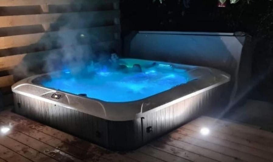 Chambres D'Hotes Avec Jacuzzi Coufouleux Ngoại thất bức ảnh